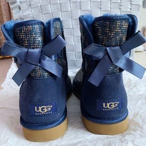 authentic navy blue cheetah print uggs